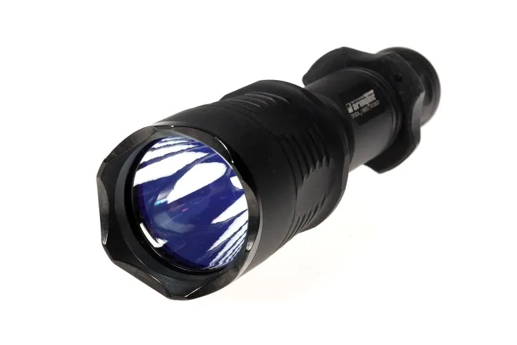 Armytek Predator v2.5 CREE XP-G2 670 Lumen 2 x CR123/1 x 18650 LED Flashlight