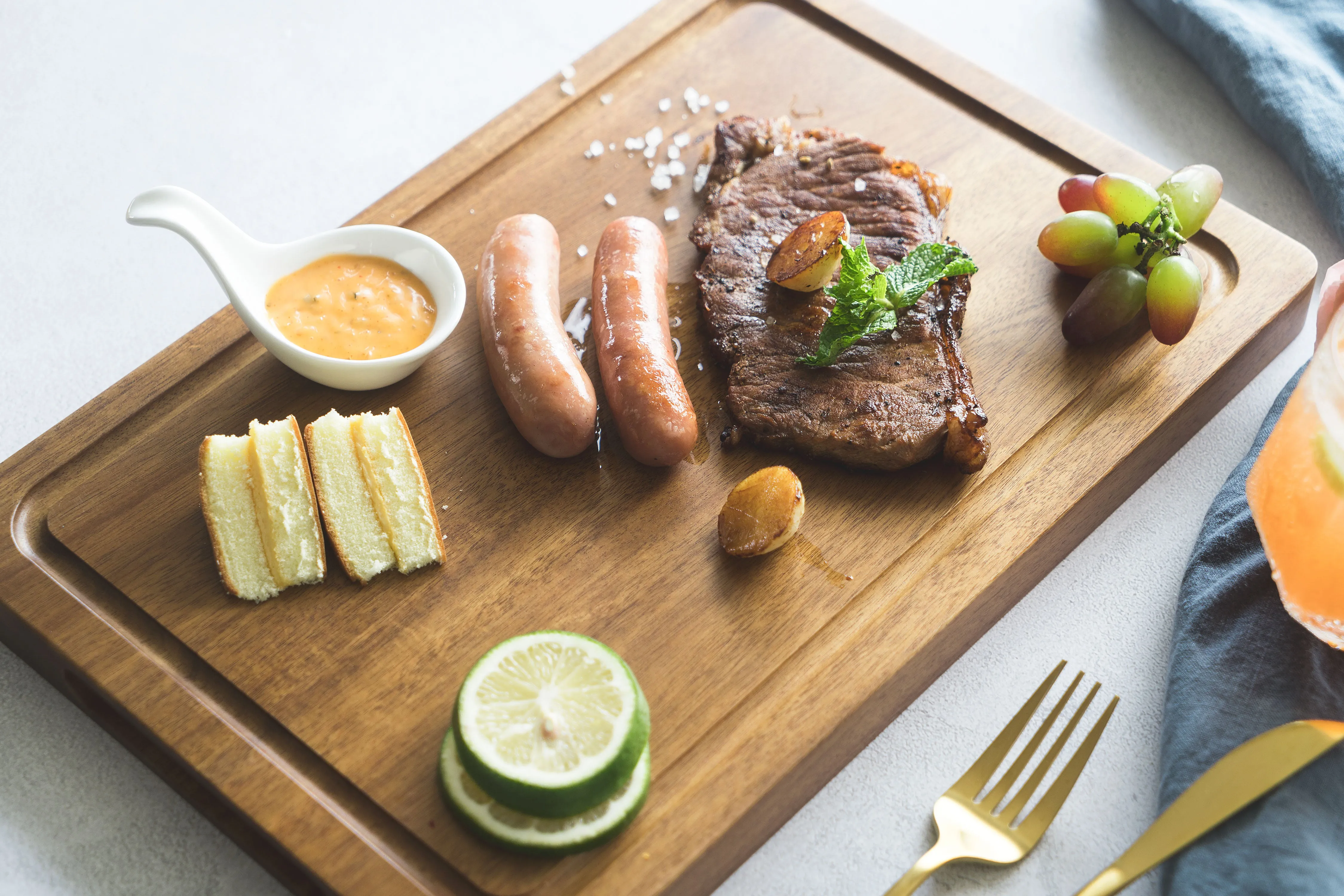 Large Cutting Board & Professional Heavy Duty Butcher Block w/Juice Groove Handle, Pre Oiled