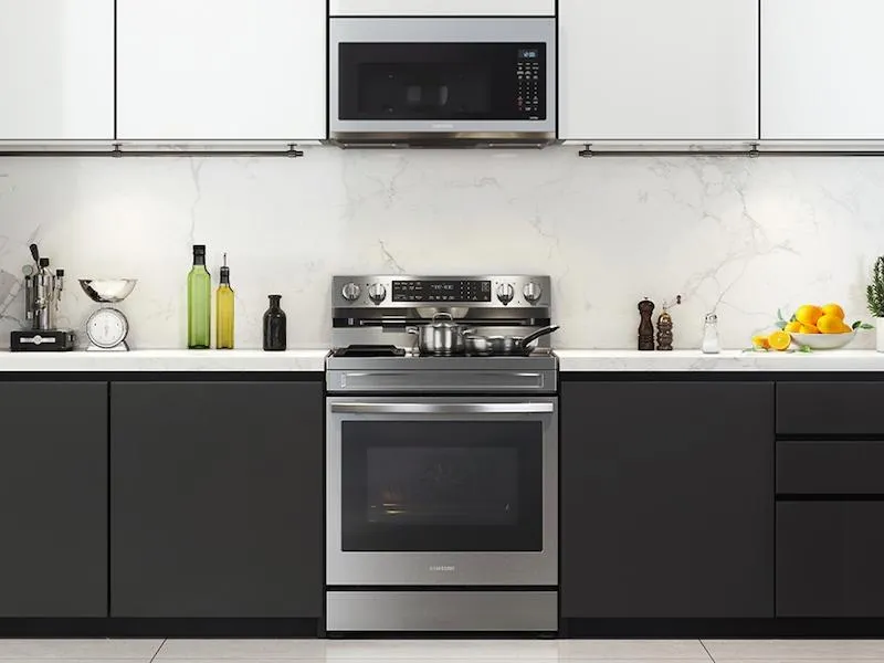 Samsung NE63A6711SS 6.3 cu. ft. Smart Freestanding Electric Range with No-Preheat Air Fry, Convection  & Griddle in Stainless Steel