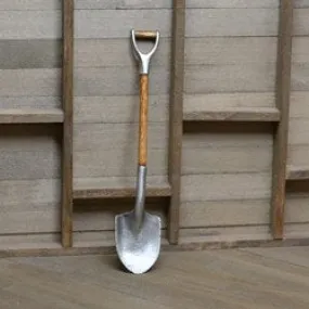 Short Round Shovel