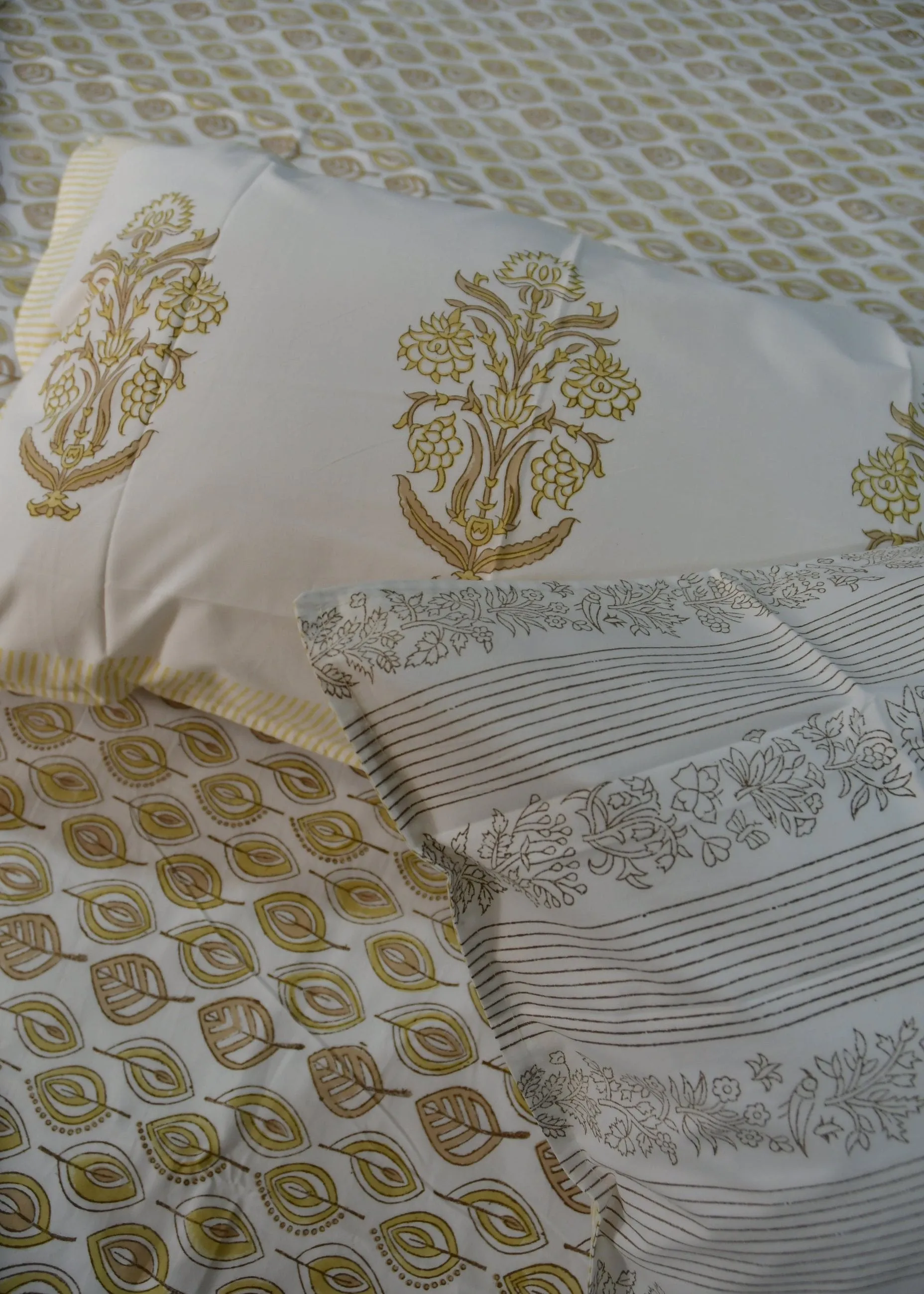 Yellow Leaf  Bedsheet : Sunny Autumn Escape