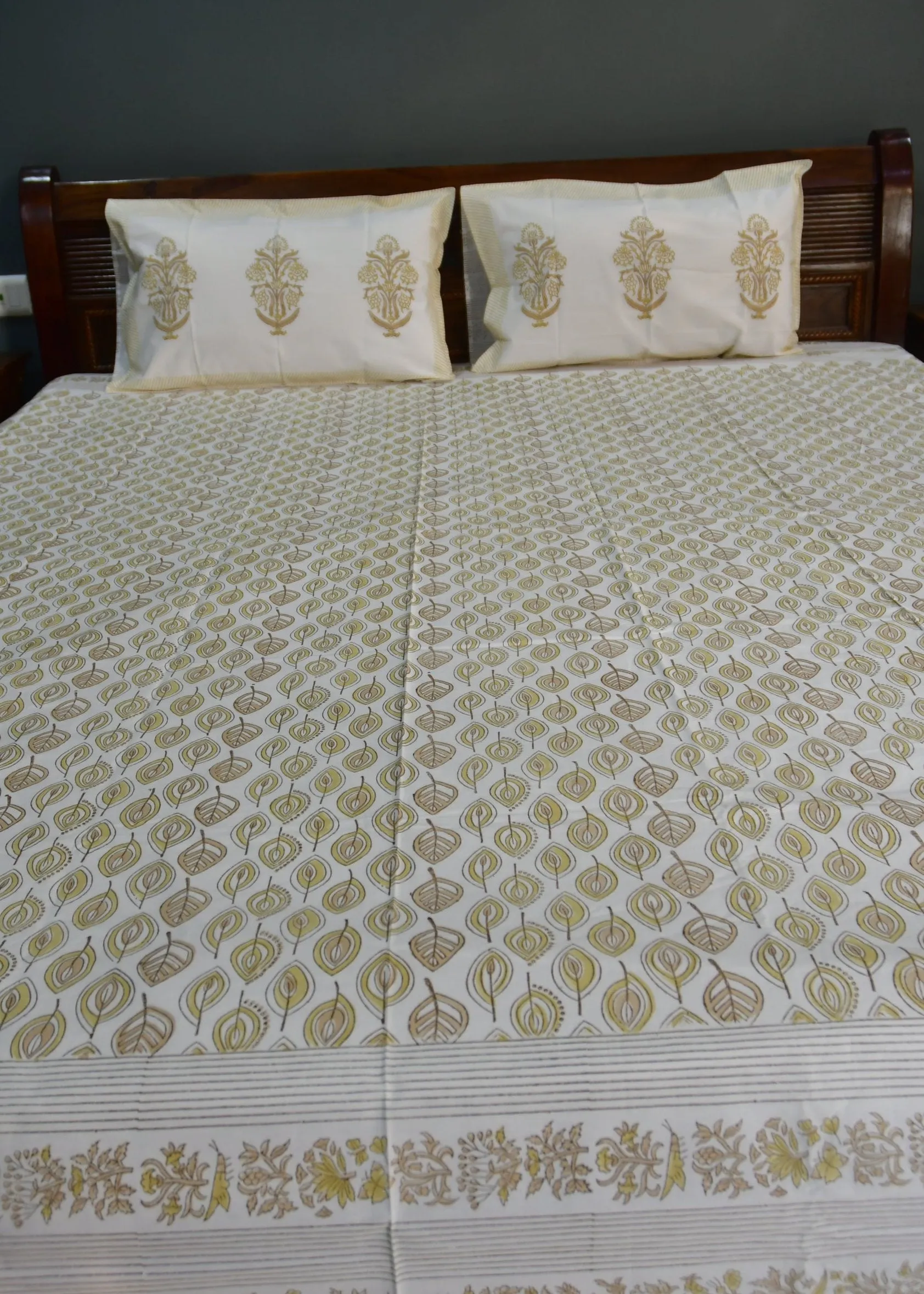 Yellow Leaf  Bedsheet : Sunny Autumn Escape