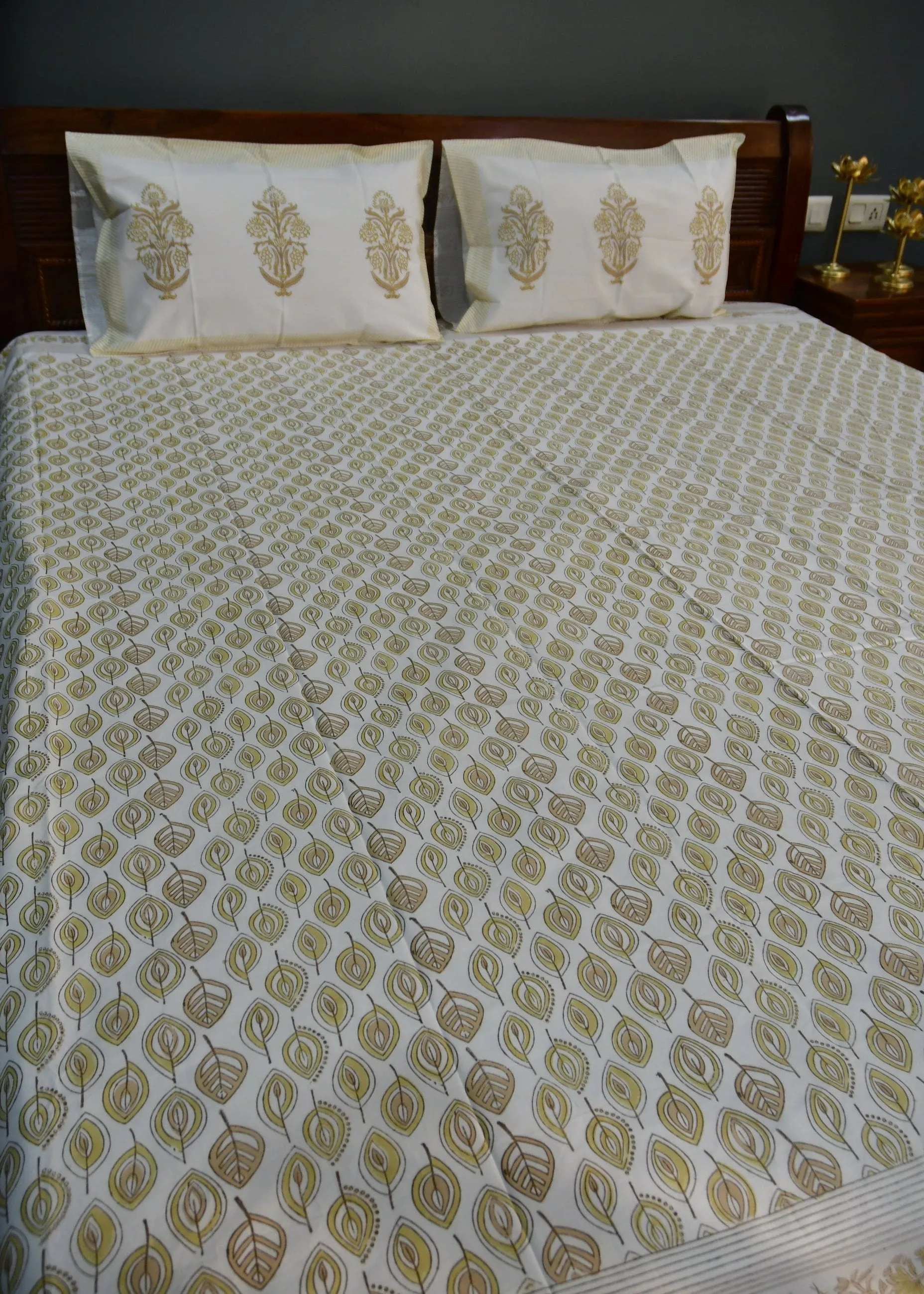 Yellow Leaf  Bedsheet : Sunny Autumn Escape