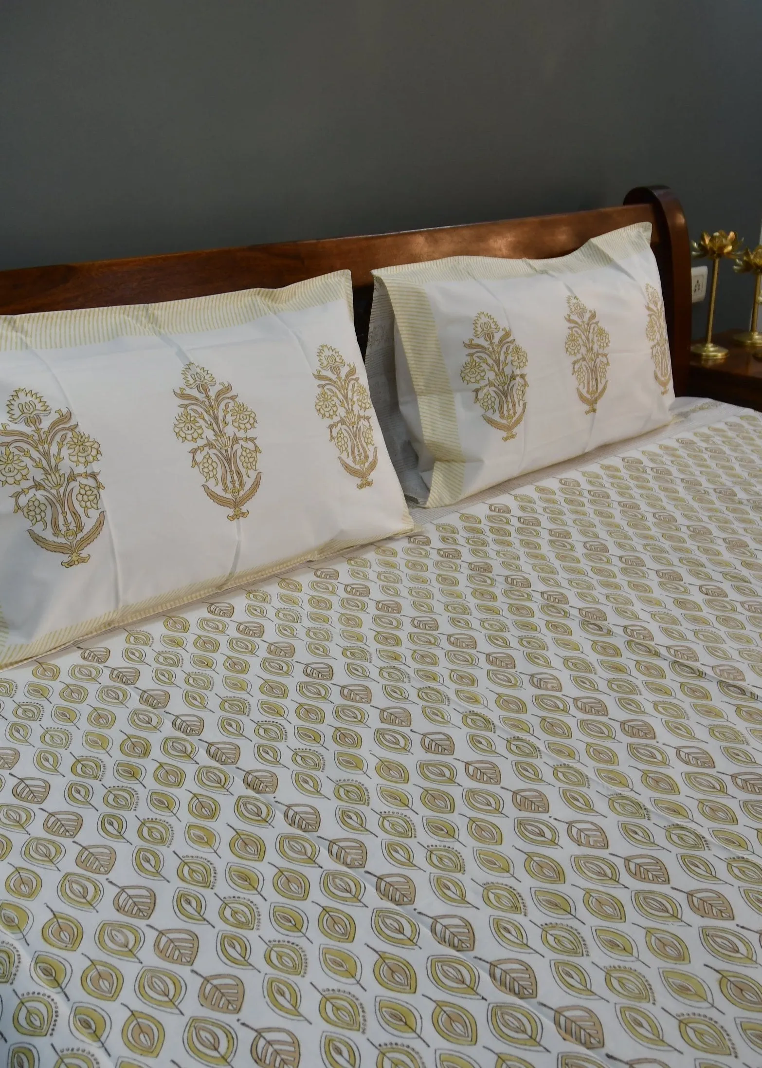 Yellow Leaf  Bedsheet : Sunny Autumn Escape