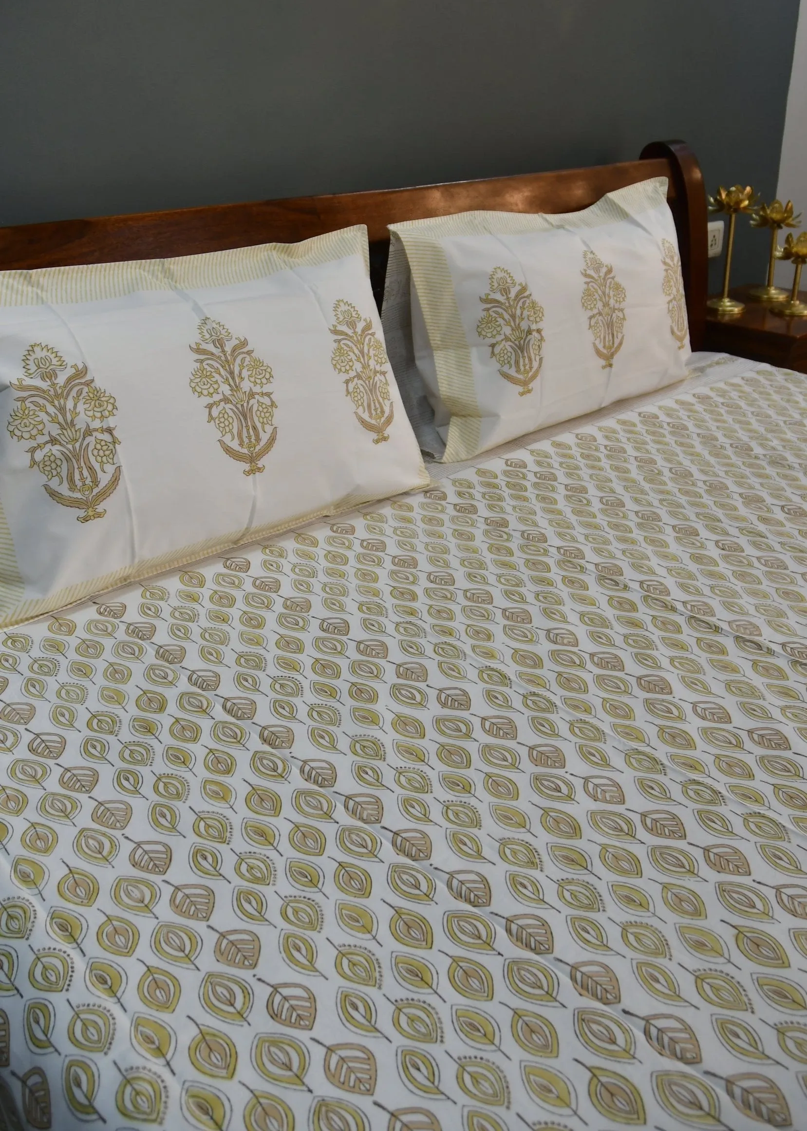 Yellow Leaf  Bedsheet : Sunny Autumn Escape